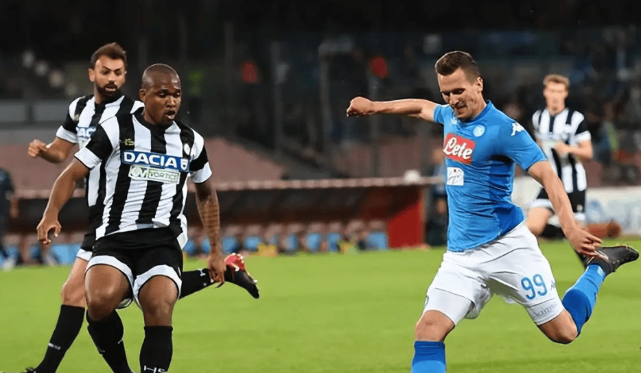 包含沃尔夫斯堡球员受伤退出，球队备战处于劣势的词条