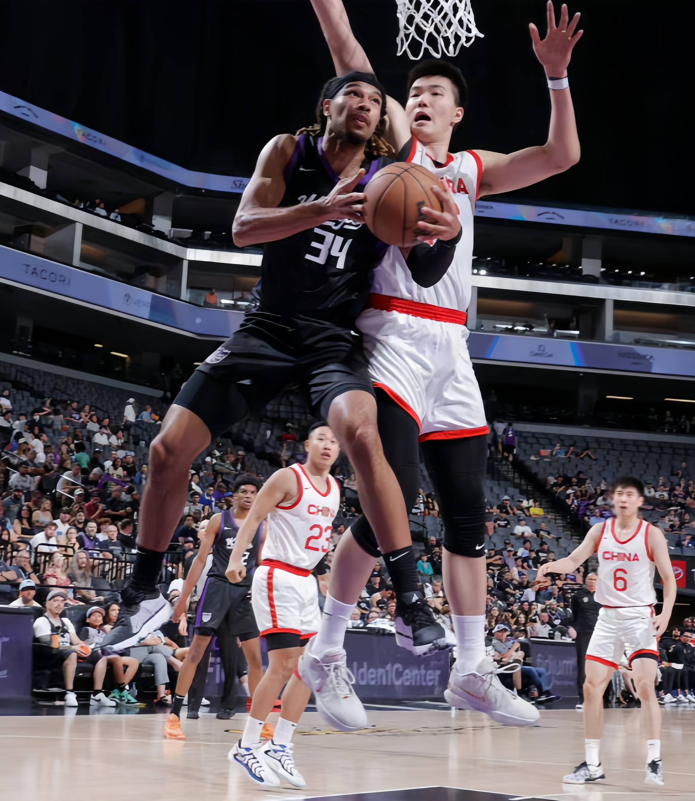 爱游戏官方登录入口-顶尖国内篮球赛事展现强队实力，引发球迷狂热的简单介绍