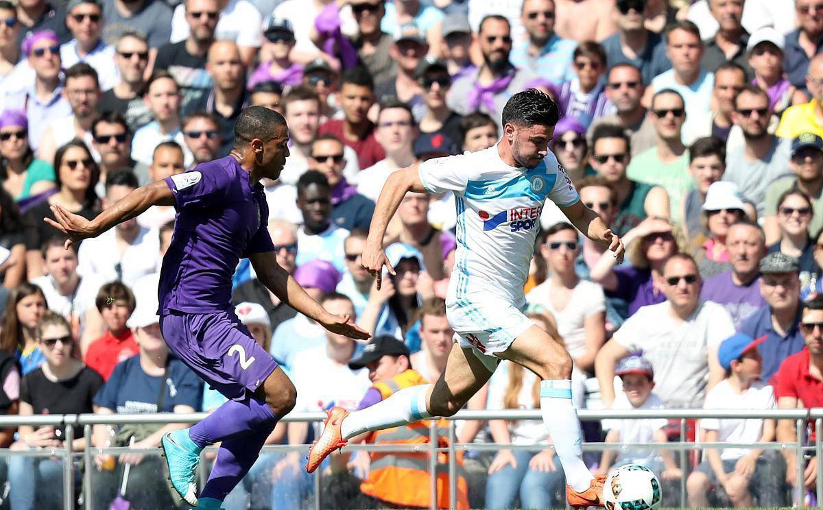 爱游戏官网-马赛主场不敌对手，积分榜下滑的简单介绍