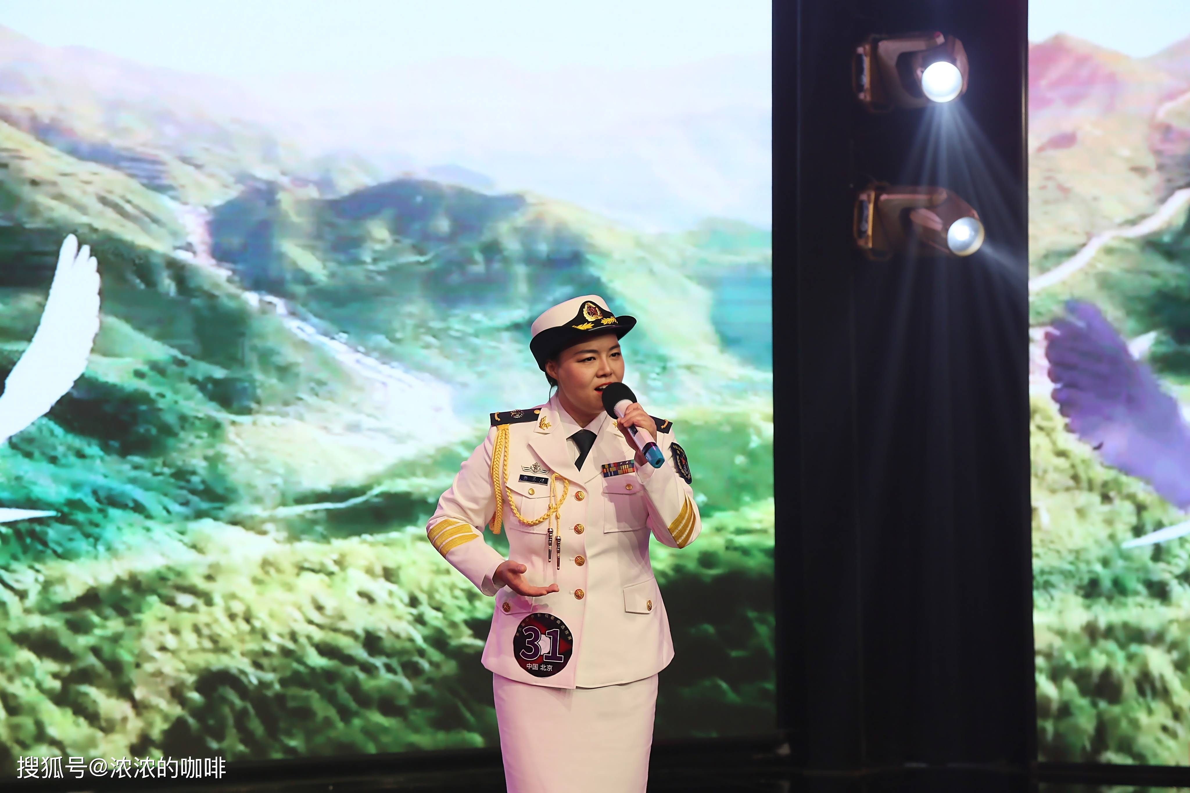 临危不乱的表现展现出选手们的气质与风采 临危不乱的表现展现出选手们的气质与风采