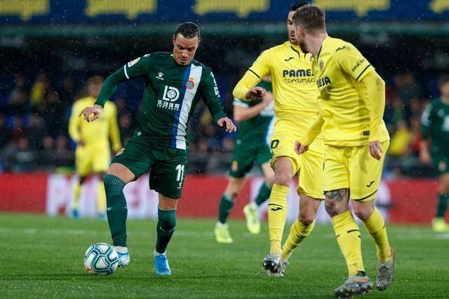 爱游戏在线-比利亚雷亚尔不敌皇家贝蒂斯，连胜被终结