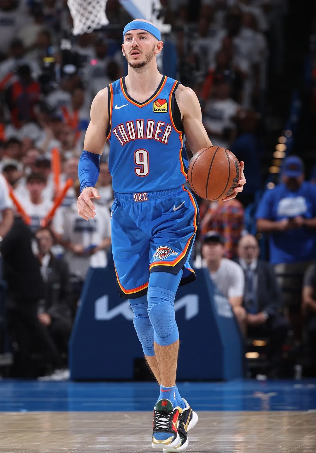 爱游戏体育下载-雷霆客场大胜马刺，保持不败纪录