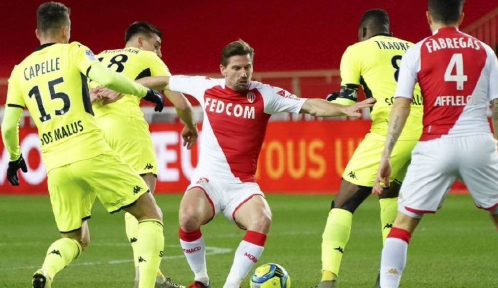 包含斯特拉斯堡主场击败梅斯，保持升班马气势的词条