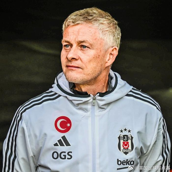 爱游戏体育网站-曼联遭遇连败危机，索尔斯克亚或遭下课