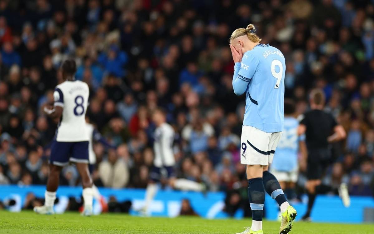 曼联遭遇连败危机,索尔斯克亚或遭下课 曼联遭遇连败危机,索尔斯克亚或遭下课