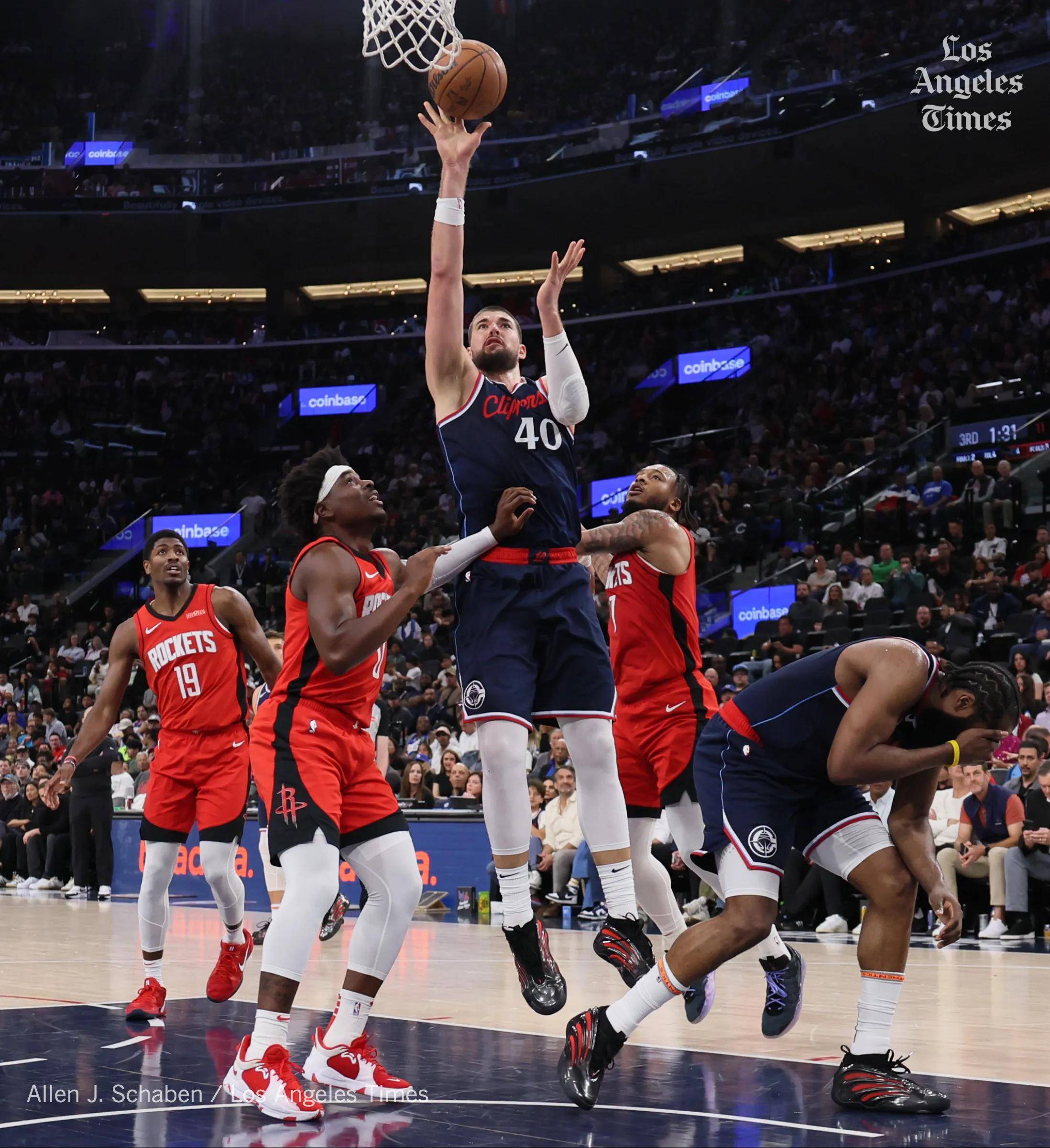 灰熊后卫连续砍分，压哨三分绝杀取胜