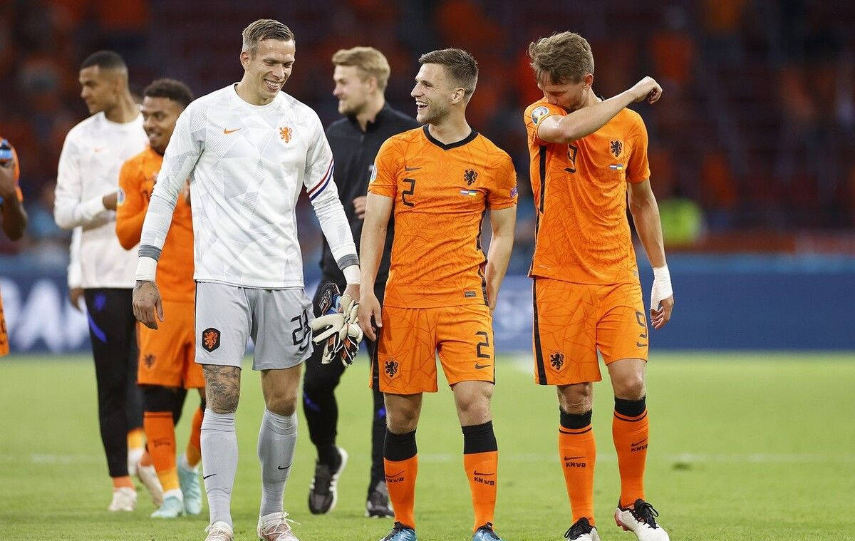 荷兰足球甲级联赛卫冕冠军积分遥遥领先