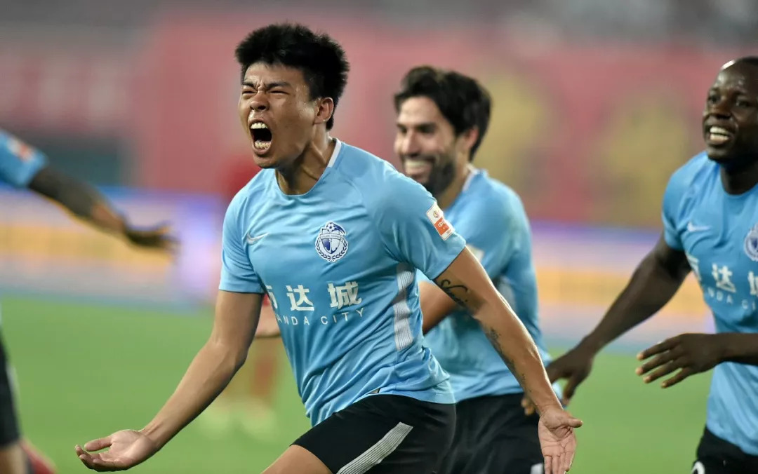 斯旺西客场艰难获胜,喜迎联赛首胜 斯旺西客场艰难获胜,喜迎联赛首胜