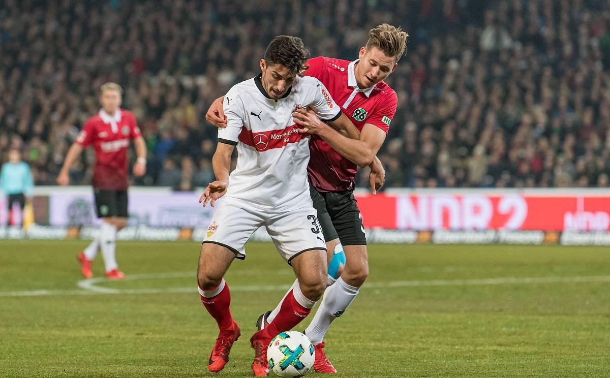 汉诺威96遗憾失利,需调整状态迎接下一战 汉诺威96遗憾失利,需调整状态迎接下一战