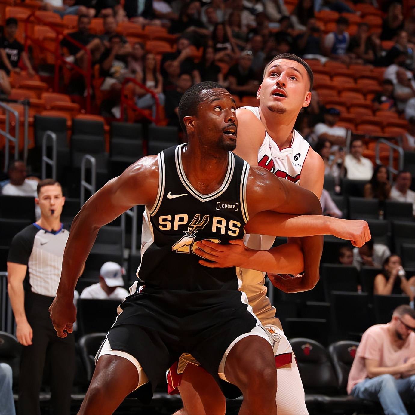 关于热火主场大胜魔术取得两连胜的信息