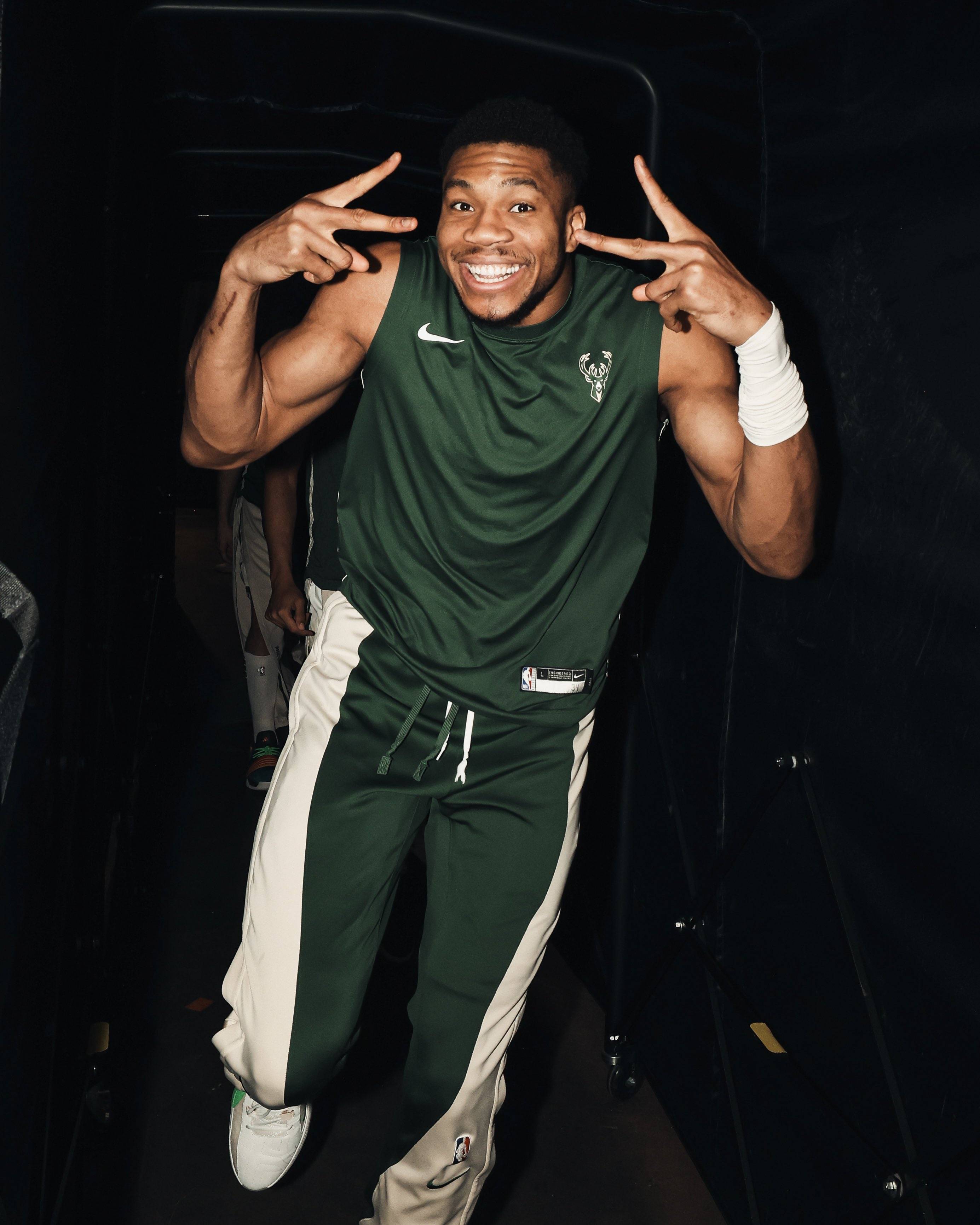 雄鹿今日比赛开打,字母哥备战 雄鹿今日比赛开打,字母哥备战