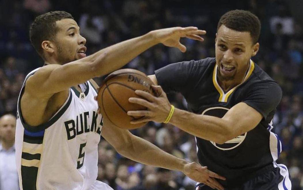 爱游戏在线-勇士客场逆转骑士，库里砍下+