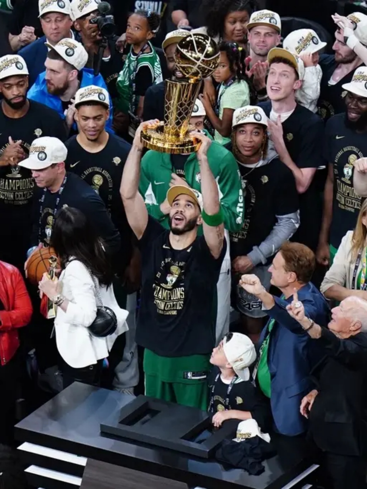 爱游戏体育地址-包含霍福德爆发关键时刻，凯尔特人晋级总决赛的词条