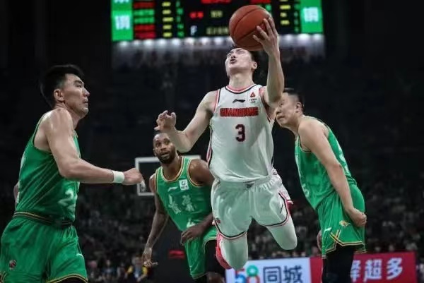 湖北队在近期比赛中实现逆袭,取得胜利 湖北队在近期比赛中实现逆袭,取得胜利