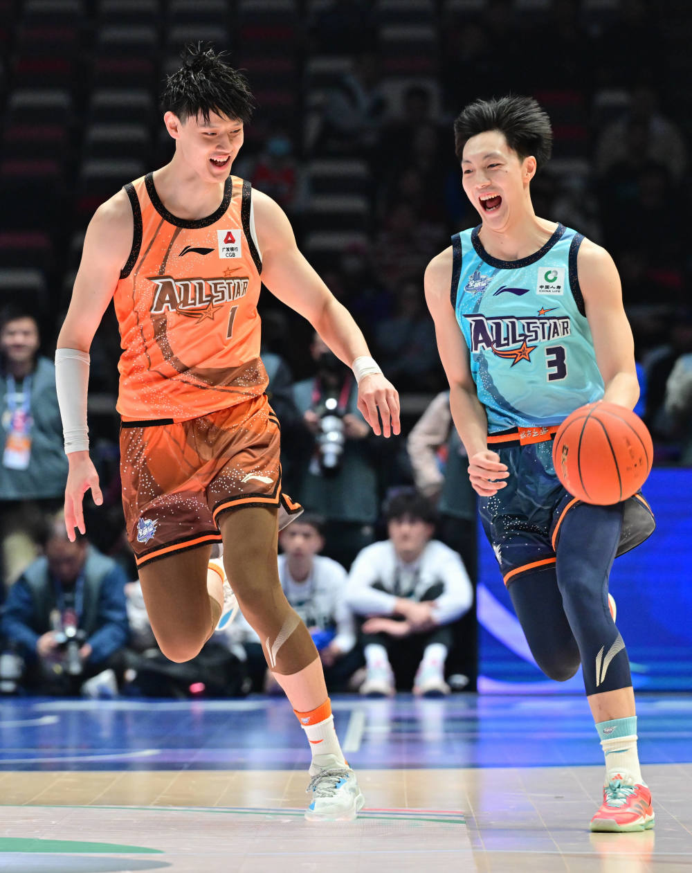 爱游戏在线-全明星阵容表现亮眼，带领球队获胜！的简单介绍