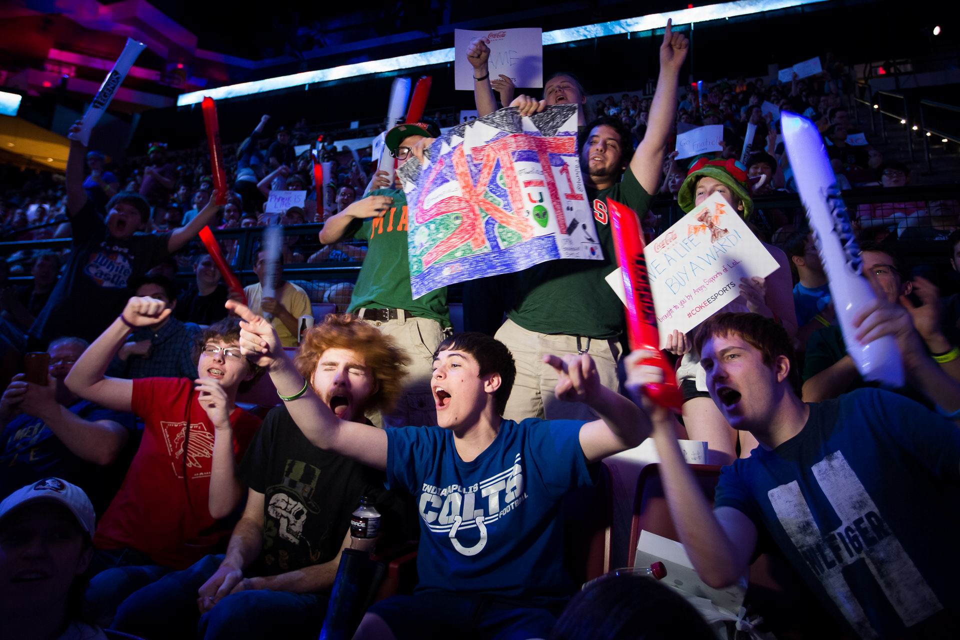 爱游戏app下载-包含观众热情高涨，欧洲杯预选赛现场气氛热烈的词条