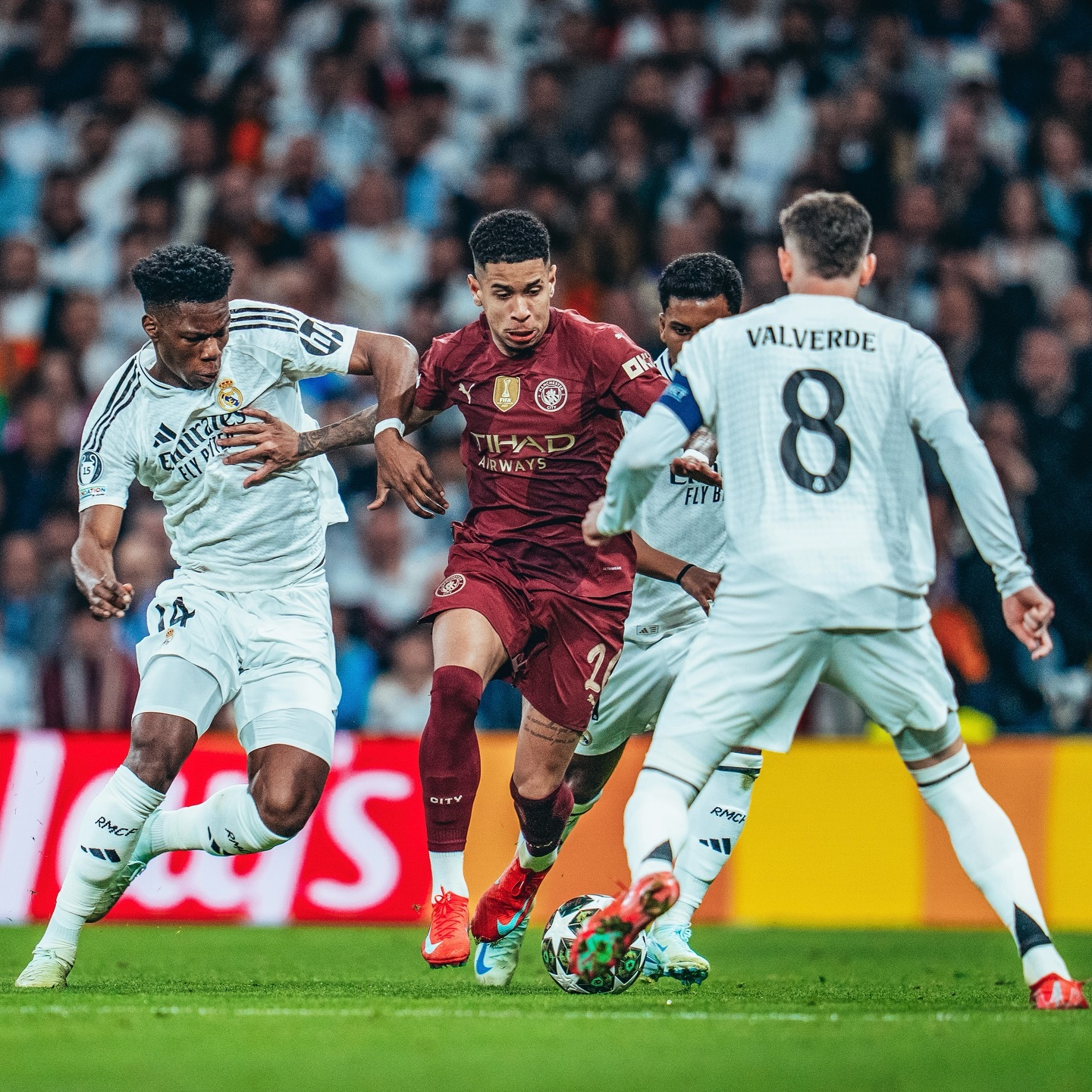 关于梅西带领巴萨战胜曼城，晋级欧冠半决赛的信息