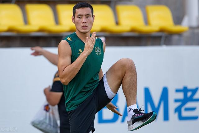 爱游戏体育平台-武汉队全场失常惨败，需调整状态